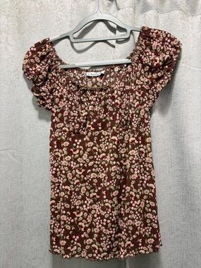 Y2K two beautiful Floral Smocked Short-Sleeve Top - Brown/Pink small